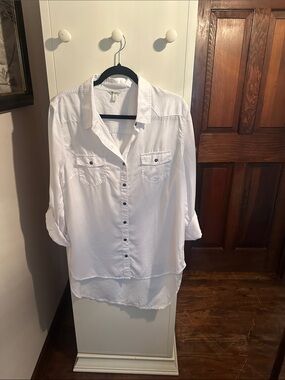 Versona White Button-Front Roll-Sleeve Blouse